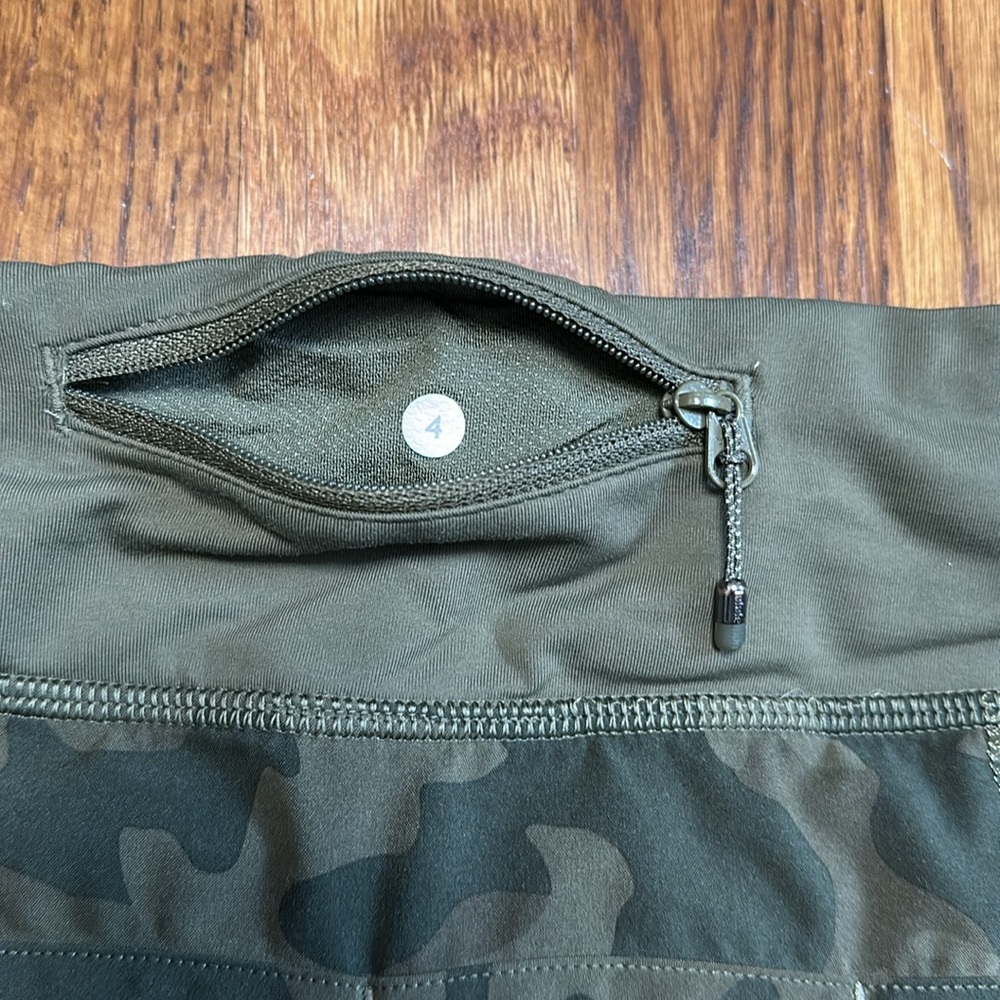 Lululemon Speed Shorts - Picture 3 of 4